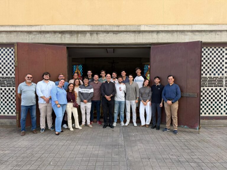 Retiro de oración del Grupo Joven de la Hermandad de la Esperanza de Vegueta en el Seminario Diocesano de Canarias