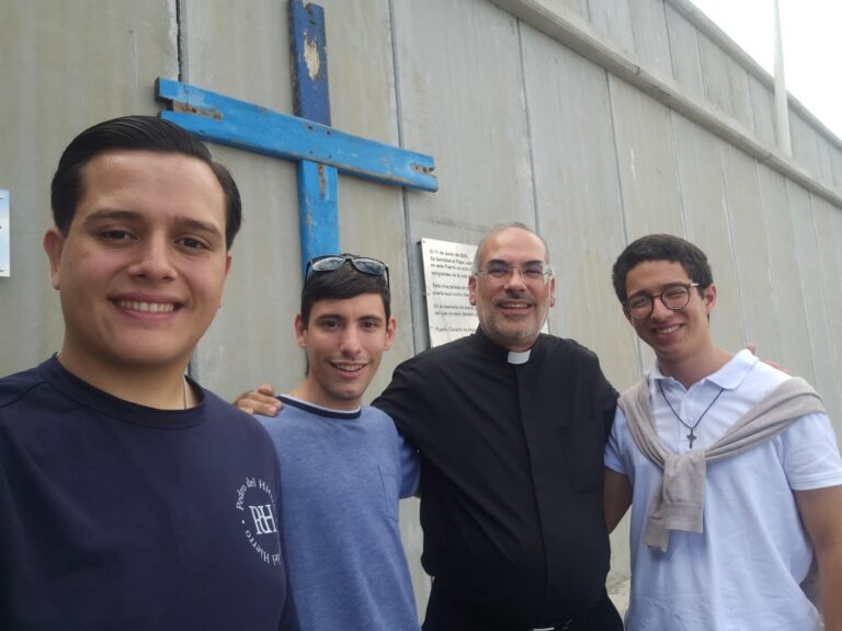 Salida comunitaria del Seminario Diocesano de Canarias por el sureste de Gran Canaria el 12 de octubre de 2026 - Arguineguín Cruz bendecida por el Santo Padre León XIV - Diócesis de Canarias